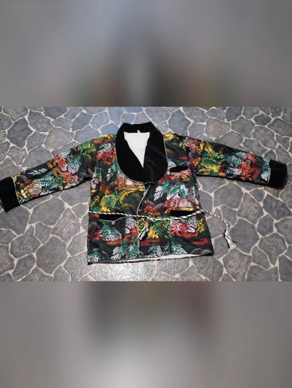 Japanese mens brocade smoking jacket velvet cuffs & labels made in japan 50s VGE